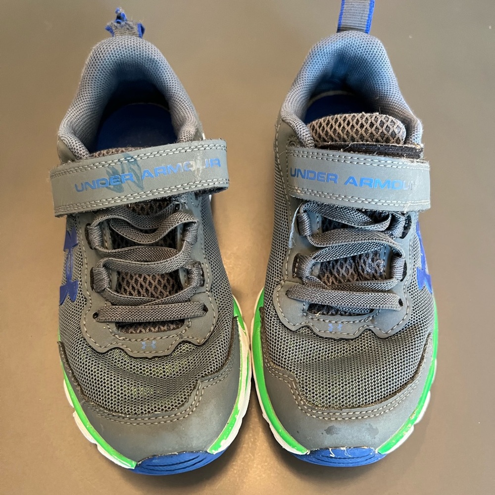 Boys Under Armour gym shoes